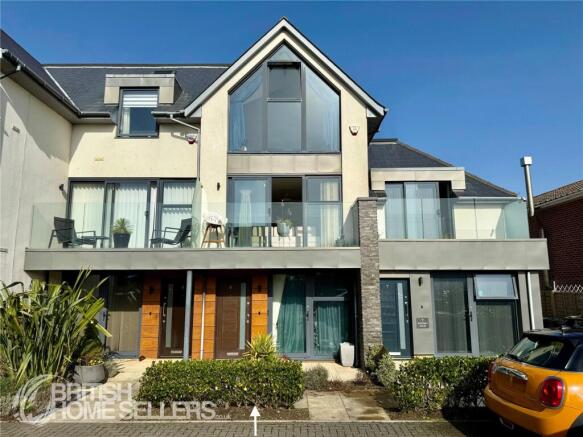 2 bed property, in Warren Edge Road, £512,500