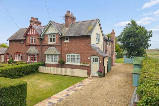 4 bed property, in Carr Moss Lane, £600,000