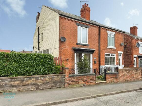 3 bed property, in Elmton Road, £120,000