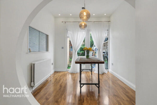 3 bed property, in Salop Road, £650,000