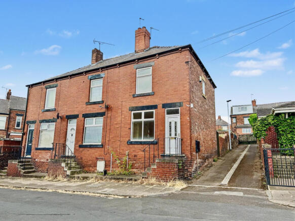2 bed property, in Thirlmere Road, £94,950