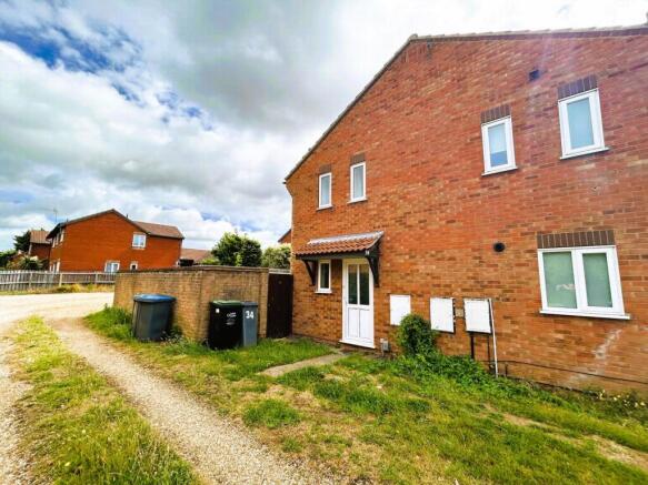 1 bed property, in Brightwell Close, £145,000