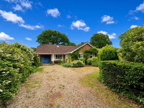 3 bed property, in Antells Way, £435,000