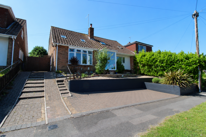 4 bed property, in Fern Road, £495,000