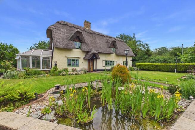 4 bed property, in High Street, £700,000