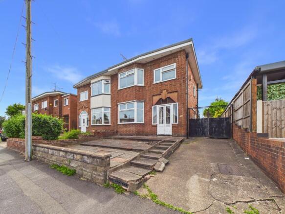 3 bed property, in Greenland Avenue, £180,000