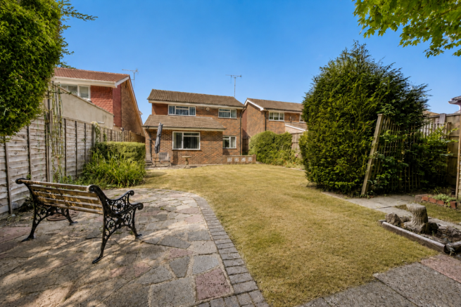 3 bed property, in Oleander Close, £650,000