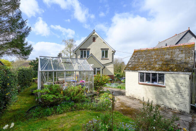 3 bed property, in Hillersland, £450,000