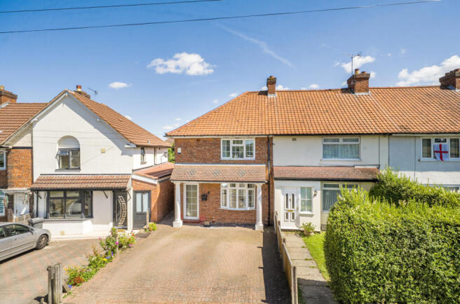 2 bed property, in Highters Heath Lane, £210,000