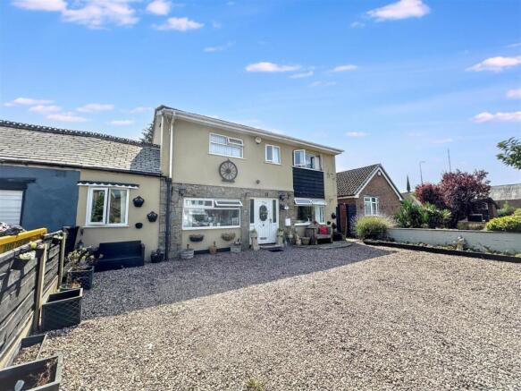 4 bed property, in Irlam Road, £390,000