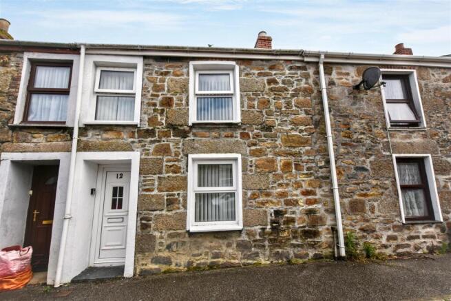 3 bed property, in Tolcarne Street, £185,000