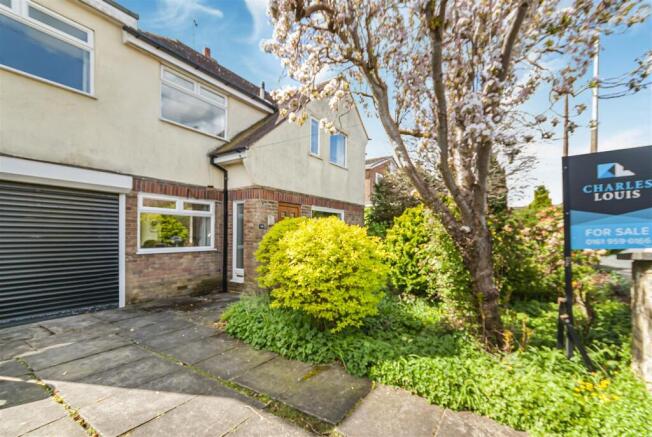 4 bed property, in Springwater Avenue, £525,000