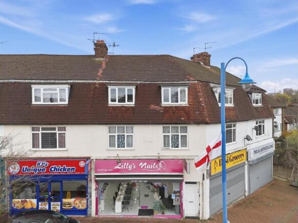 1 bed property, in Mutton Lane, £275,000