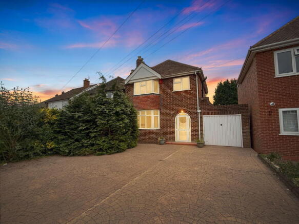 3 bed property, in Peak House Road, £420,000