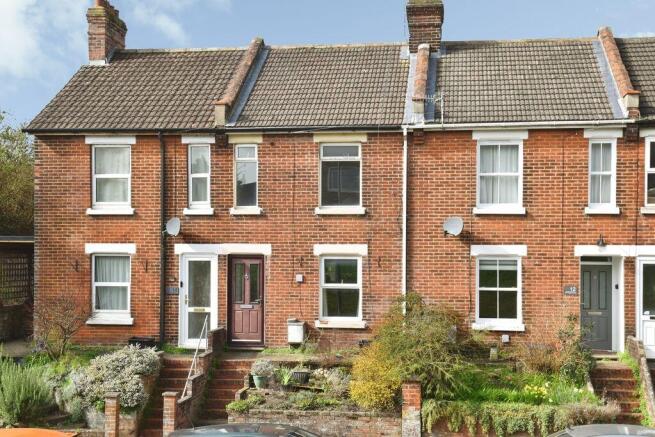 3 bed property, in Cherry Orchard Lane, £245,000
