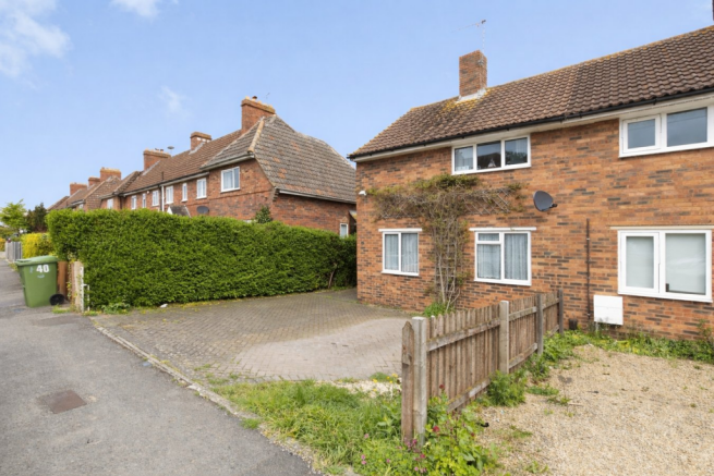 3 bed property, in Albemarle Road, £325,000