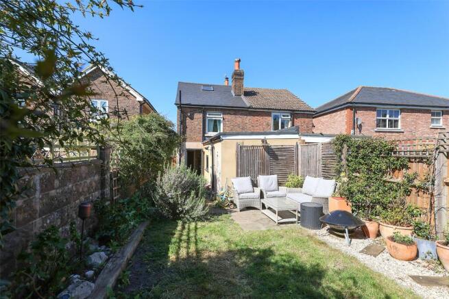 2 bed property, in West Road, £595,000