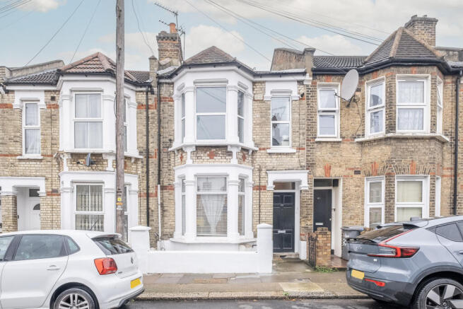 2 bed property, in College Road, £550,000