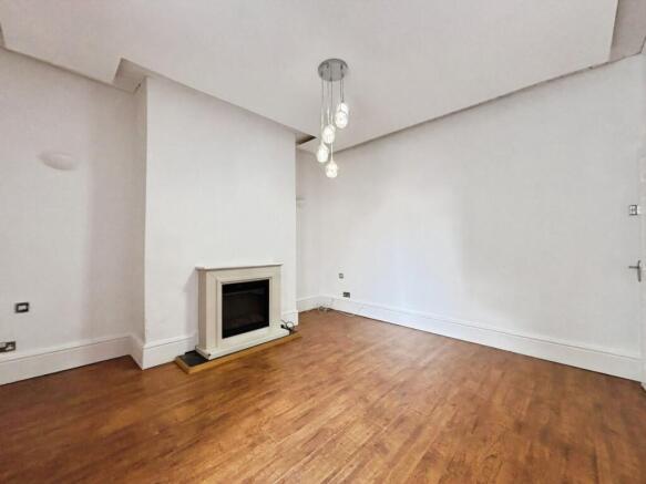 2 bed property, in Gladstone Street, £74,995