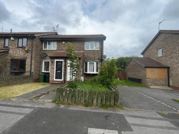 2 bed property, in Mordey Close, £65,000