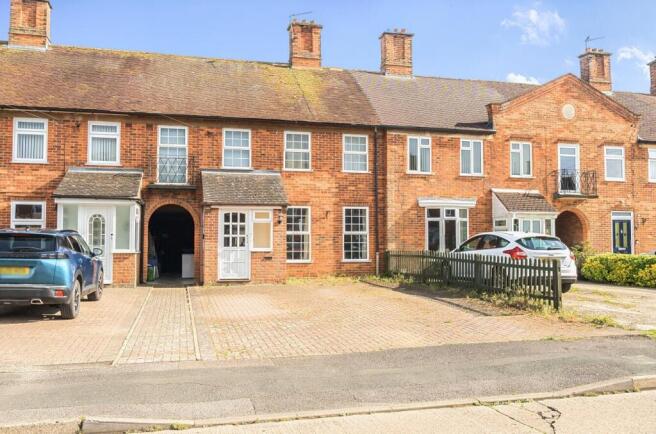 4 bed property, in Churchill Crescent, £475,000