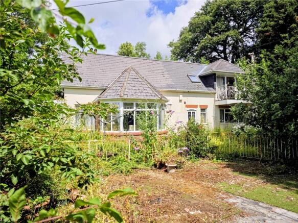 4 bed property, in Lodge Hill, £650,000