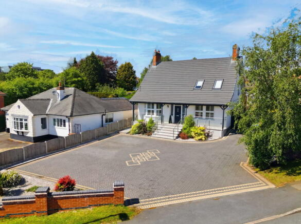 4 bed property, in Lichfield Lane, £695,000