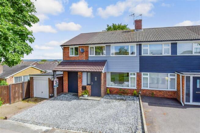 4 bed property, in Richmond Way, £450,000
