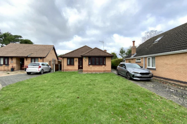 3 bed property, in Ferndown, £185,000