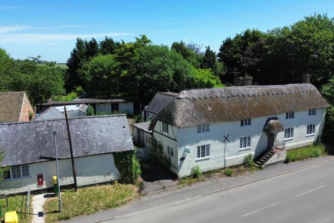 6 bed property, in High Street, £695,000