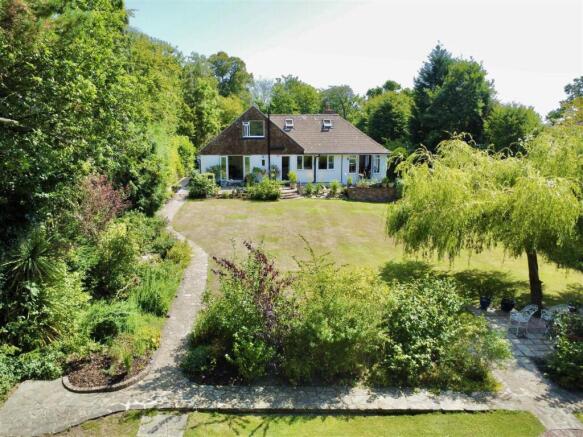 6 bed property, in Old Foreward Lane, £975,000