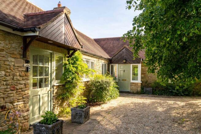 3 bed property, in Beautifully appointed property in idyllic rural position near Bruton, £700,000