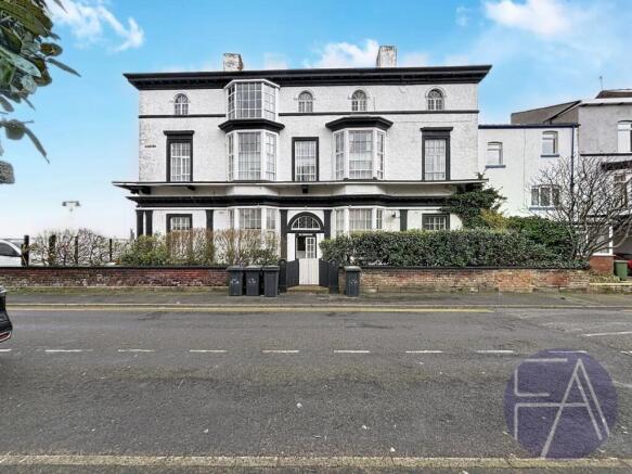 4 bed property, in Promenade, £270,000