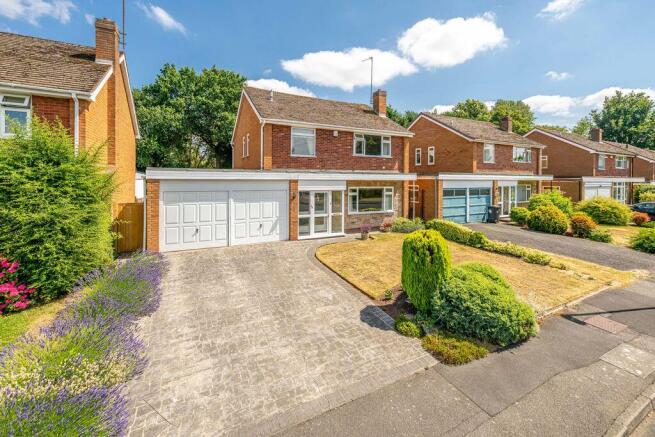 3 bed property, in Ashfield Road, £375,000