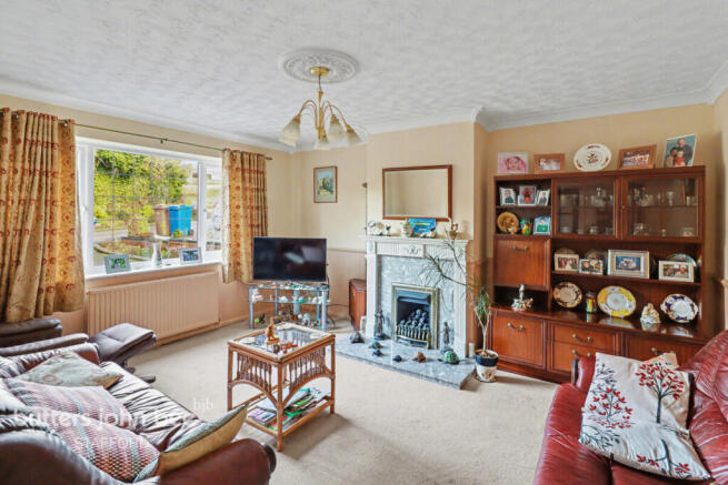 2 bed property, in Egg Lane, £325,000