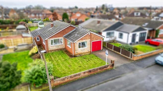 2 bed property, in Winston Grove, £315,000