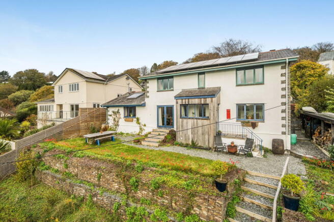 5 bed property, in Higher Kelly, £600,000
