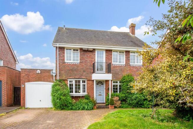 4 bed property, in The Meadows, £525,000