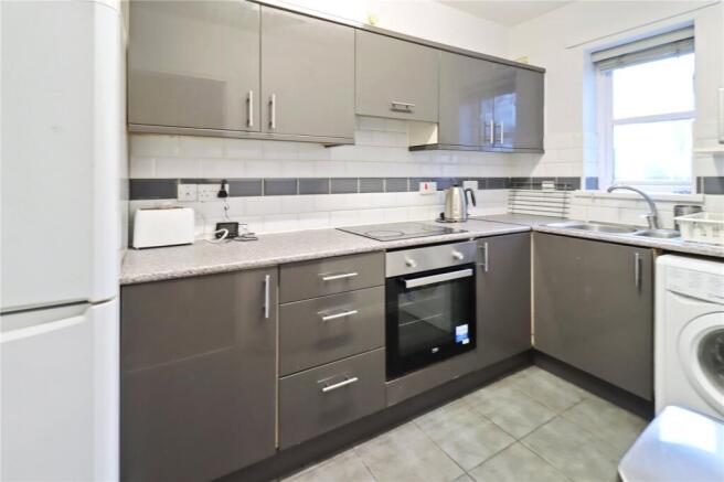 3 bed property, in 15 Sloane Court, £105,000