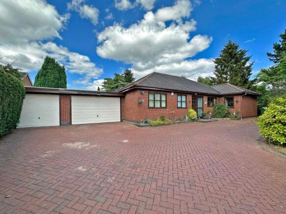 4 bed property, in Ounsdale Road, £535,000