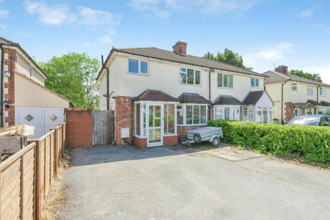 3 bed property, in Whitehouse Common Road, £375,000