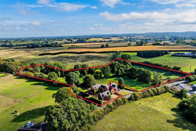 6 bed property, in Smithy House, £950,000