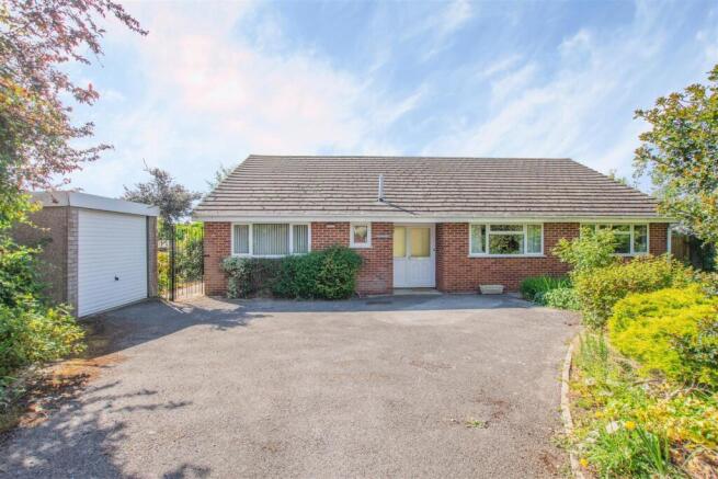 3 bed property, in Waldron Drive Loose, £550,000
