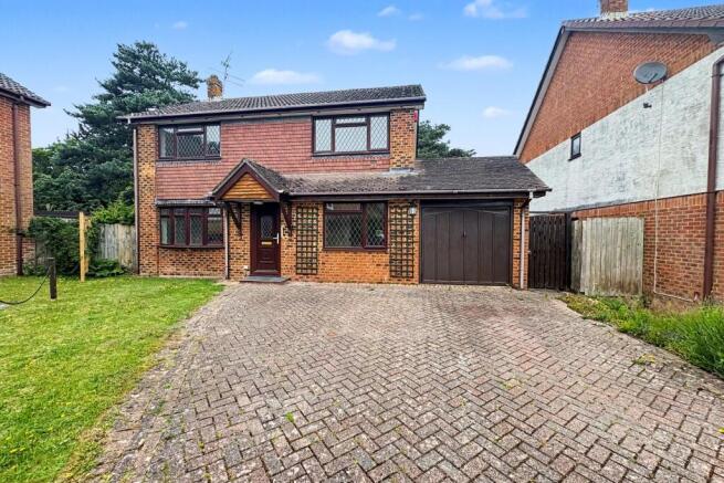 4 bed property, in Sandford, £475,000