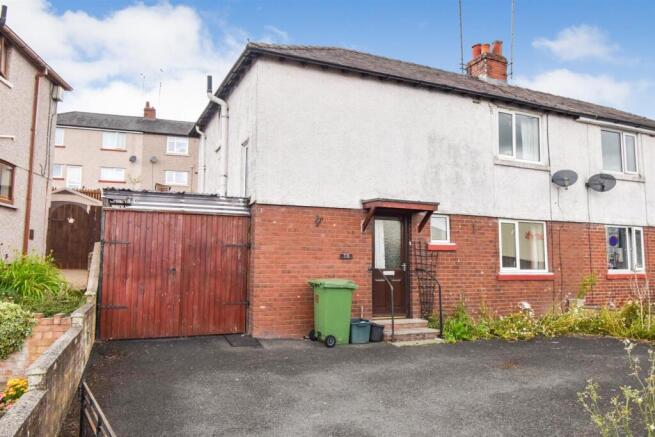 3 bed property, in Castle Hill Road, £170,000