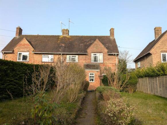 3 bed property, in Rissington Road, £355,000