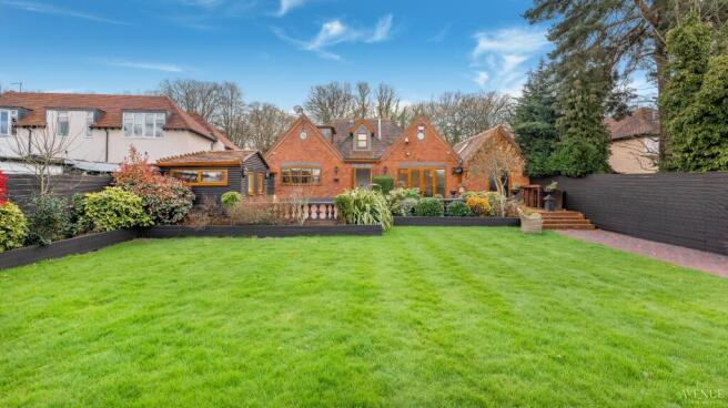 7 bed property, in Little Aston, £1,000,000