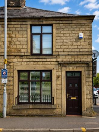 2 bed property, in Bolton Road West, £184,950