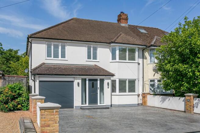5 bed property, in Holland Gardens, £750,000