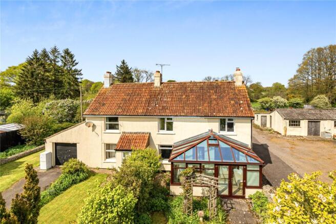 3 bed property, in Wood Lane, £375,000